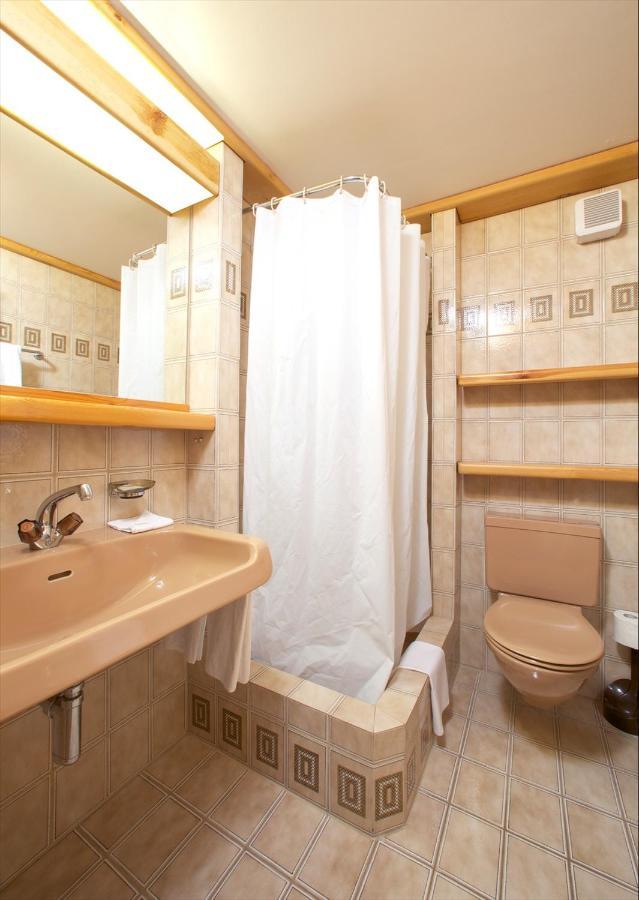 Arena Guesthouse 弗利姆斯 外观 照片